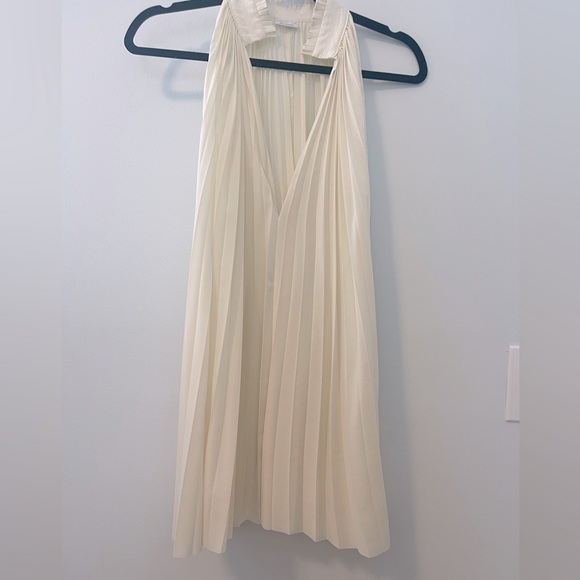 Aritzia Babaton Guell Flowy Sleeveless Blouse in White/Cream - XXS - Picture 7 of 15